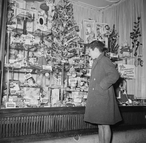 Insights Greece - 1960s Vintage Photos Capture the Spirit of Christmas in Athens 