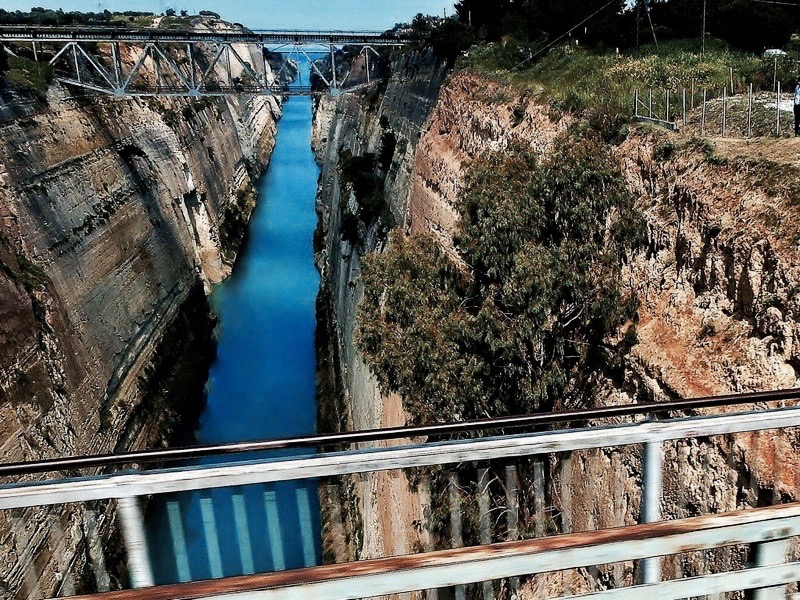 Insights Greece - Cruising the Historical Corinth Canal