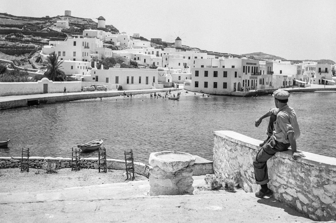 Insights Greece - Robert McCabe’s Stunning Photos of 1950s Mykonos On Display