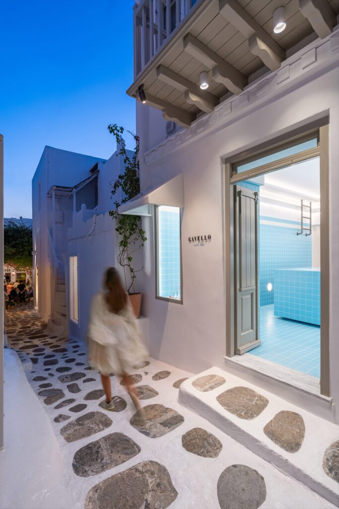Insights Greece - Mykonos Jewellery Store Designed to Look Like a Pool 