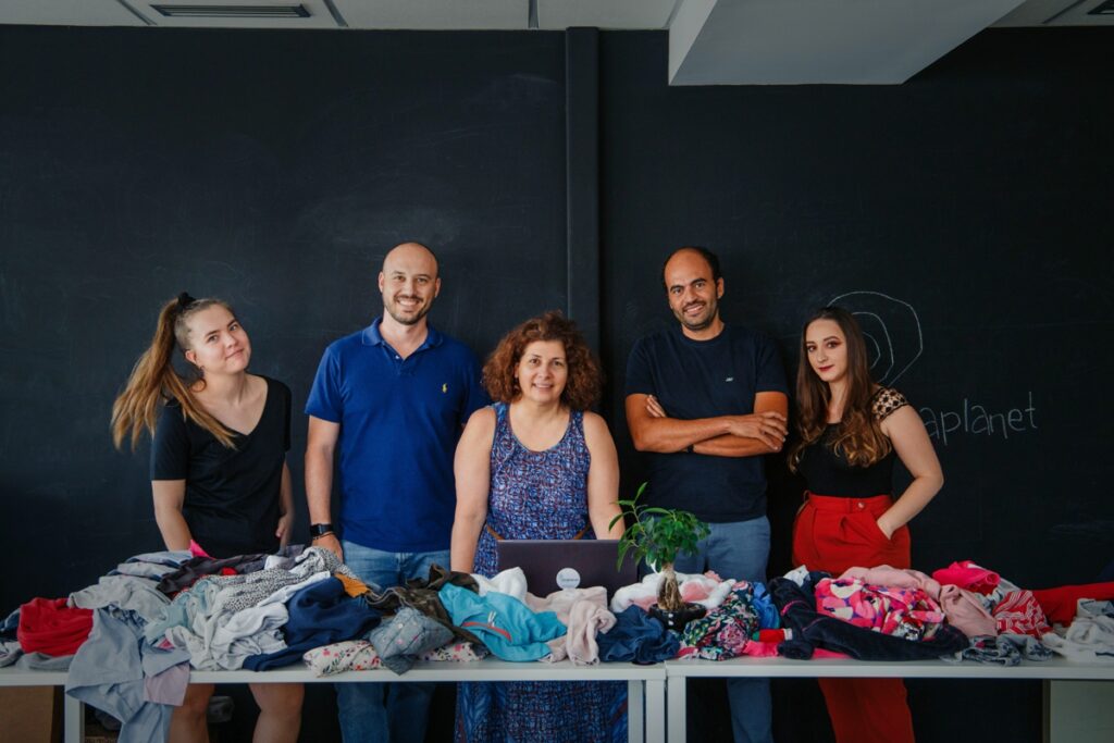 Insights Greece - Swaplanet: A Sustainable & Inexpensive Kids Clothes Exchange
