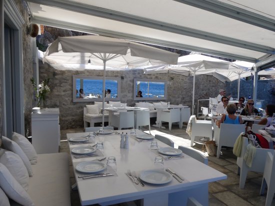 Insights Greece - Where to Eat and Drink in Hydra