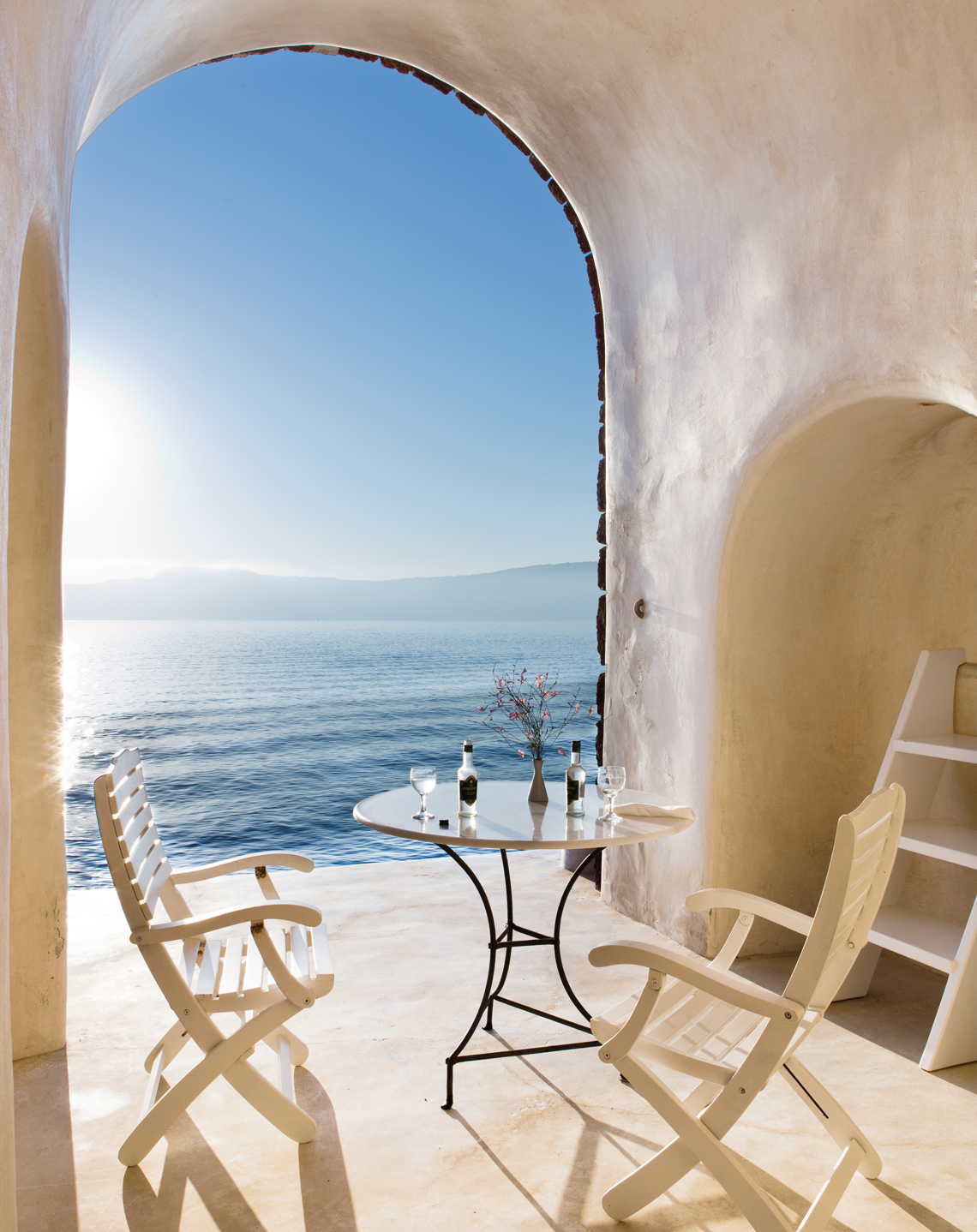 Insights Greece - Luxury Greek Island Villa Overlooking Santorini 