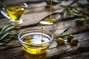 Insights Greece - Why Extra Virgin Olive Oil is the Healthiest Oil Worldwide
