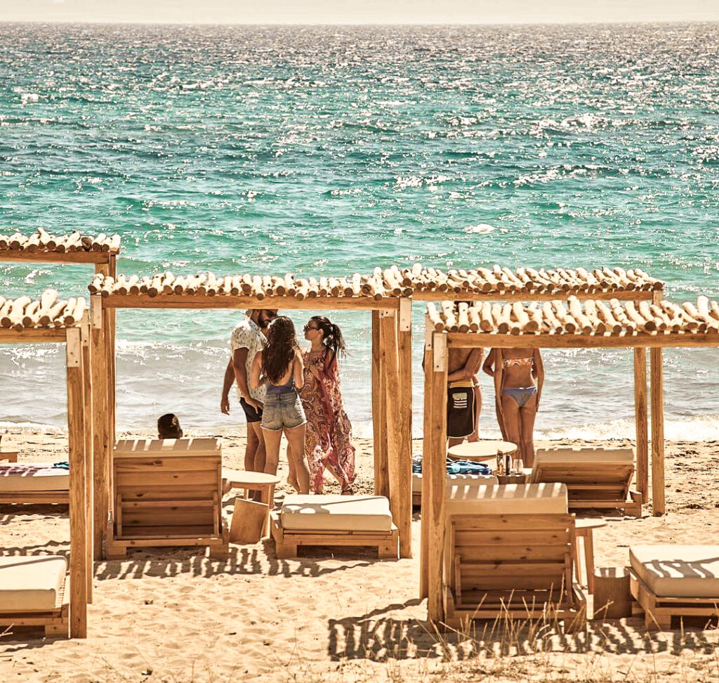 Insights Greece - Tribal-Chic Tortuga Beach Bar & Restaurant in Naxos
