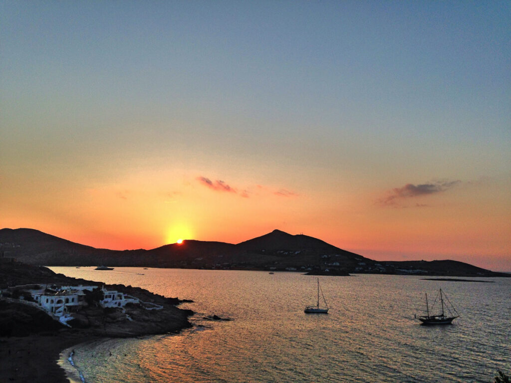 Insights Greece - The Best Greek Islands to Visit for Romantic Sunsets 